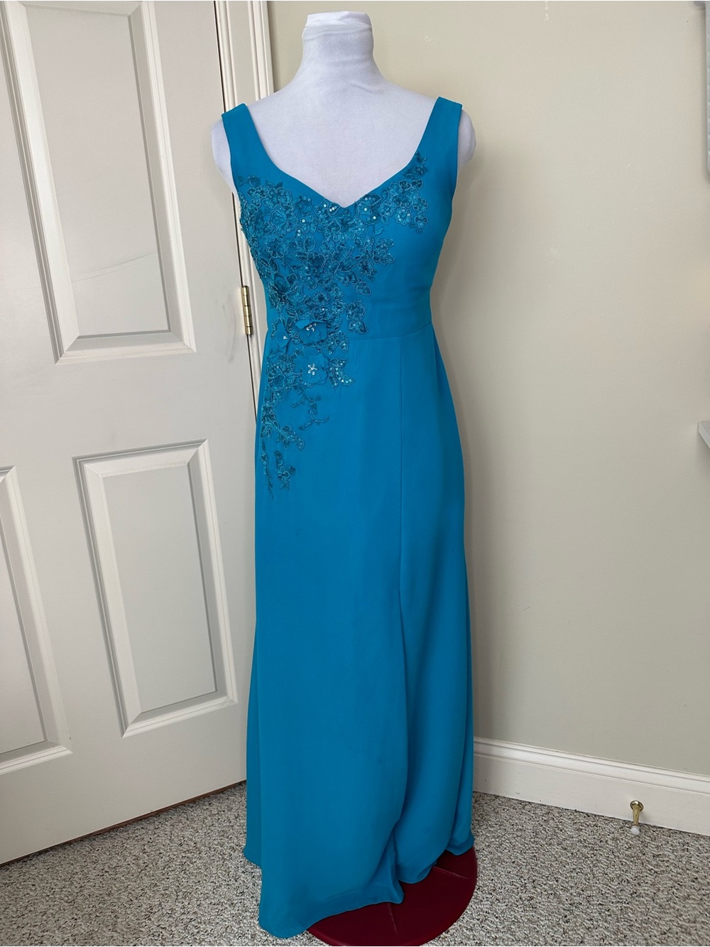 JJs House Turquoise Beaded Formal V-Neck Maxi Dress size 2